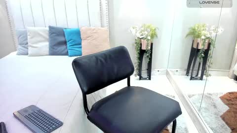     online show from 04-18-26, 07:58