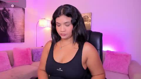 Snapshot of alaiia7 chatting on 06-19-26, 07:06 Alaia online show from 06-19-26, 07:06