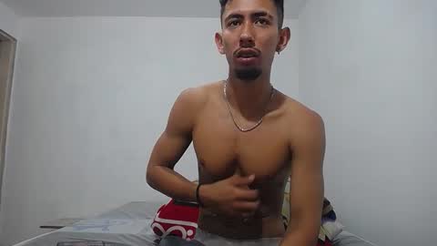 Snapshot of alan_gay chatting on 10-26-25, 01:28 Alan online show from 10-26-25, 01:28