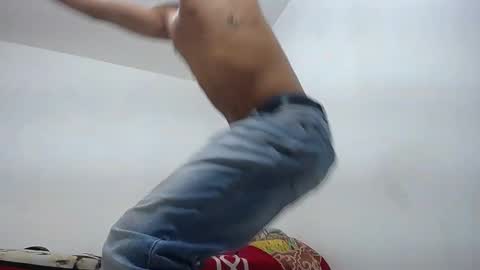 Snapshot of alan_gay chatting on 11-19-25, 12:43 Alan online show from 11-19-25, 12:43