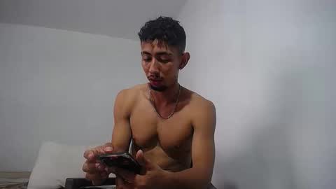 Snapshot of alan_gay chatting on 12-14-25, 05:18 Alan online show from 12-14-25, 05:18