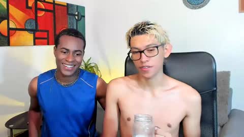 Snapshot of alan_scot chatting on 01-10-25, 12:27 Alan and Criss - WE JUST FRIENDS WITH BENEFITS BOTH VERS online show from 01-10-25, 12:27