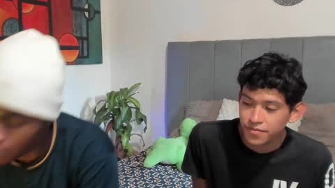 Snapshot of alan_scot chatting on 10-17-25, 06:21 Alan and Criss - WE JUST FRIENDS WITH BENEFITS BOTH VERS online show from 10-17-25, 06:21