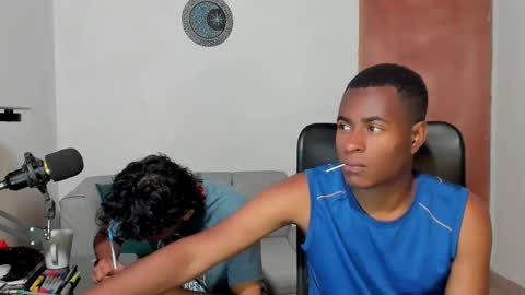 Snapshot of alan_scot chatting on 02-11-26, 02:27 Alan and Criss - WE JUST FRIENDS WITH BENEFITS BOTH VERS online show from 02-11-26, 02:27