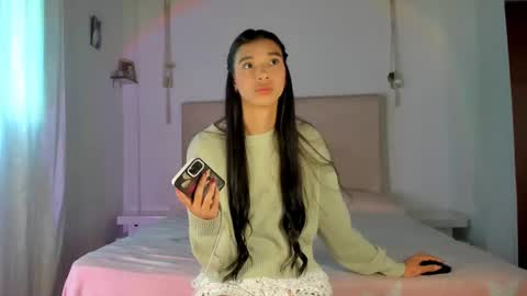 Snapshot of alana__get chatting on 06-19-26, 05:17 online show from 06-19-26, 05:17