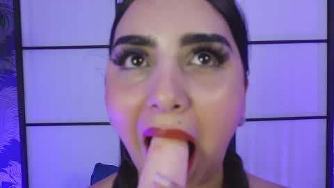 Snapshot of alana_gb chatting on 01-18-25, 12:13 Alana online show from 01-18-25, 12:13