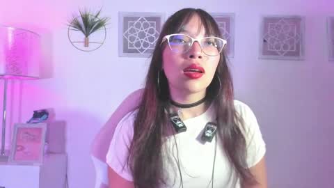 Snapshot of alana_jansen chatting on 01-15-25, 04:25 Alana online show from 01-15-25, 04:25