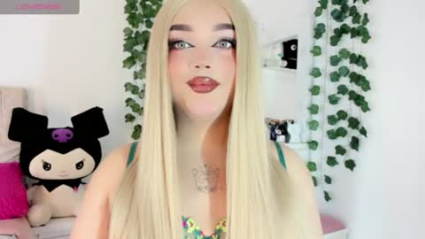 Snapshot of alana_muller_ chatting on 06-22-26, 05:04 Alana Muller online show from 06-22-26, 05:04