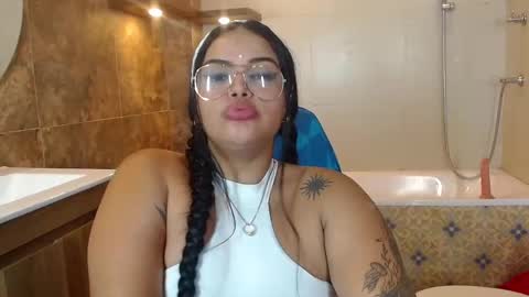 Snapshot of alana_roggers_ chatting on 09-30-25, 08:36 Alana Rogers online show from 09-30-25, 08:36