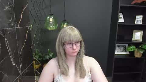 Snapshot of alana_soft chatting on 06-21-26, 05:54 Alana online show from 06-21-26, 05:54