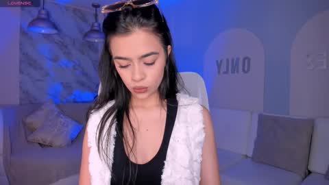 Alana online show from 12-01-25, 12:21