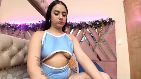 Alana Flores online show from 12-15-24, 07:10