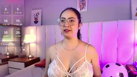 Snapshot of alanawestt chatting on 06-18-26, 05:06 alanawestt online show from 06-18-26, 05:06