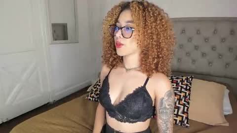 Snapshot of alanaxbrown chatting on 03-02-26, 11:50 Tell me Alana online show from 03-02-26, 11:50