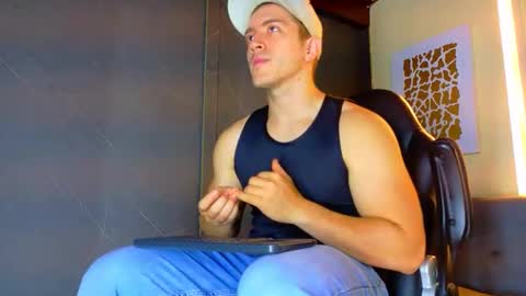 Alan Ferrer online show from 05-25-26, 10:10