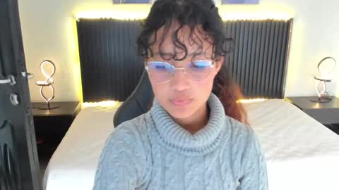 Snapshot of alani_rose_ chatting on 11-05-25, 12:05 ALANI online show from 11-05-25, 12:05