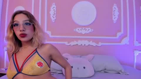 Snapshot of alannamilan chatting on 06-27-26, 02:55 alannamilan online show from 06-27-26, 02:55