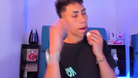 Snapshot of alannaughty_ chatting on 12-19-24, 08:23 alannaughty_ online show from 12-19-24, 08:23