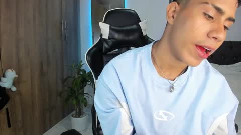 alannaughty_ online show from 05-11-26, 10:29
