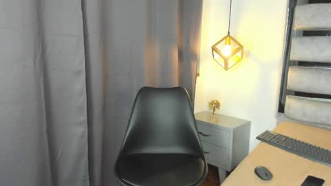 Snapshot of alantaylorr_ chatting on 07-14-26, 04:28 alantaylorr_ online show from 07-14-26, 04:28