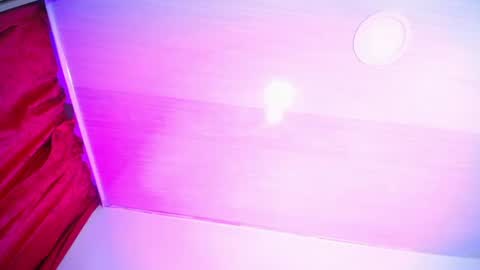 Snapshot of alanys_24 chatting on 06-18-26, 10:19 Victoria online show from 06-18-26, 10:19