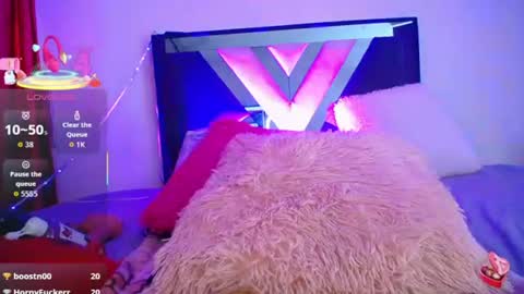 Snapshot of alanys_24 chatting on 06-27-26, 12:22 Victoria online show from 06-27-26, 12:22