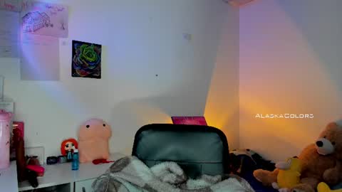 Snapshot of alaska_colors chatting on 06-23-26, 12:58 Caro online show from 06-23-26, 12:58