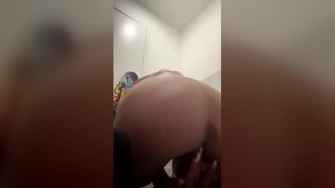 Snapshot of alaynaf2464 chatting on 04-11-26, 11:25 alaynaf2464 online show from 04-11-26, 11:25