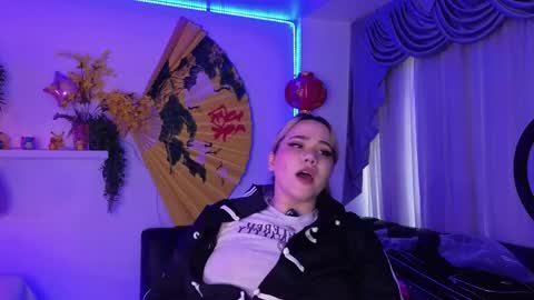 Snapshot of albaandthayron chatting on 04-25-26, 01:41 albaandthayron online show from 04-25-26, 01:41