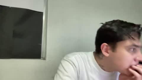 Snapshot of alber753713 chatting on 06-01-26, 02:57 alber753713 online show from 06-01-26, 02:57