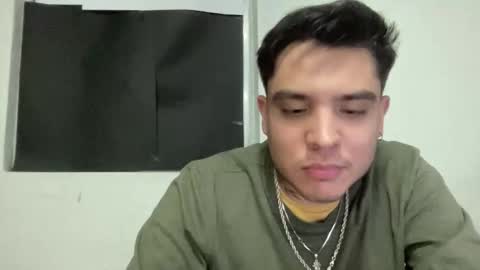 Snapshot of alber753713 chatting on 06-05-26, 06:52 alber753713 online show from 06-05-26, 06:52