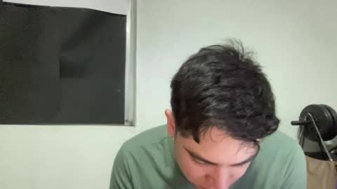 Snapshot of alber753713 chatting on 06-08-26, 04:02 alber753713 online show from 06-08-26, 04:02