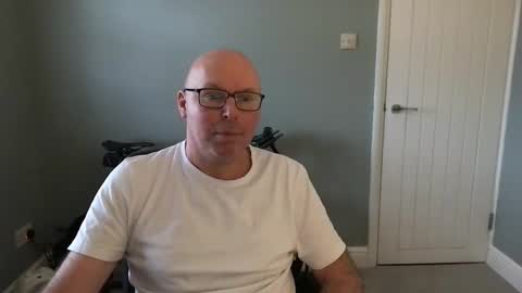 Snapshot of alc300170 chatting on 02-20-25, 02:02 alc300170 online show from 02-20-25, 02:02