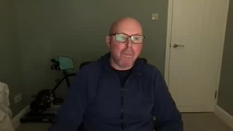 Snapshot of alc300170 chatting on 10-21-25, 06:03 alc300170 online show from 10-21-25, 06:03