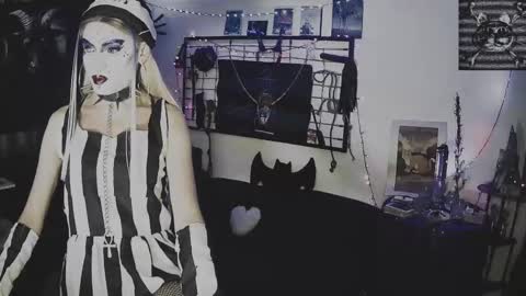 Snapshot of alchemymistic chatting on 10-15-25, 09:37 Mistic witch online show from 10-15-25, 09:37