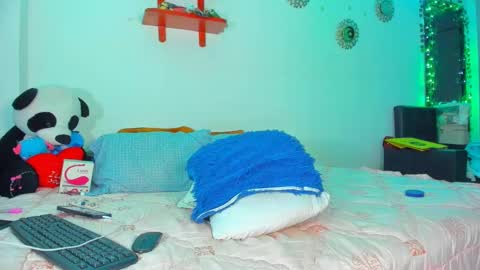 Snapshot of ale_horny_crazy chatting on 02-05-25, 02:40 NIKO online show from 02-05-25, 02:40