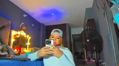 Snapshot of ale_horny_crazy chatting on 07-30-26, 01:15 NIKO online show from 07-30-26, 01:15