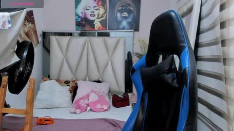 Snapshot of ale_noah_xxx chatting on 12-11-24, 02:41 ale_noah_xxx online show from 12-11-24, 02:41