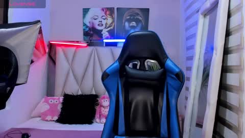 Snapshot of ale_noah_xxx chatting on 12-15-24, 12:51 ale_noah_xxx online show from 12-15-24, 12:51