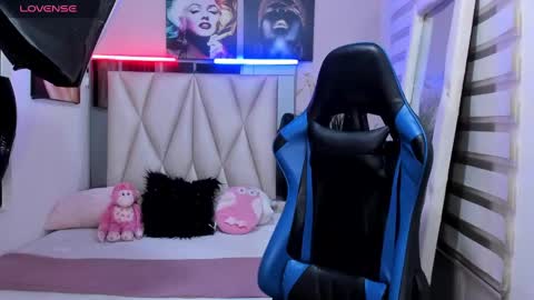 Snapshot of ale_noah_xxx chatting on 01-06-25, 02:48 ale_noah_xxx online show from 01-06-25, 02:48