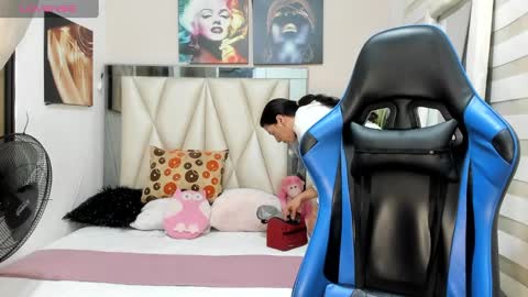 Snapshot of ale_noah_xxx chatting on 01-27-25, 04:52 ale_noah_xxx online show from 01-27-25, 04:52