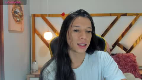 Snapshot of ale_noah_xxx chatting on 02-28-25, 02:42 ale_noah_xxx online show from 02-28-25, 02:42