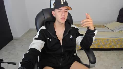 Aleck Boy online show from 11-27-25, 06:54