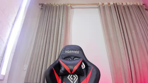 Aleja Hill online show from 04-11-26, 07:45