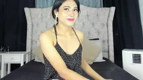 Snapshot of aleja_spearsx chatting on 05-22-26, 12:00 Alejandra online show from 05-22-26, 12:00