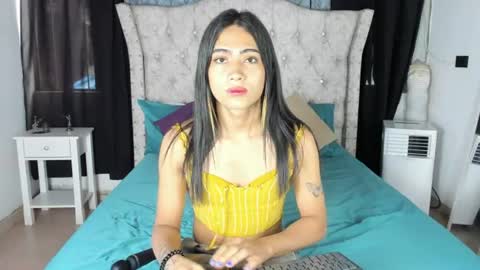 Snapshot of aleja_spearsx chatting on 06-18-26, 12:09 Alejandra online show from 06-18-26, 12:09