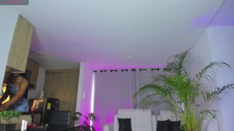 A L E J A N D R A online show from 11-09-25, 11:08