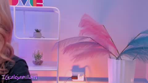 Snapshot of alejamillan1 chatting on 06-20-26, 04:26 night GTM -5 online show from 06-20-26, 04:26