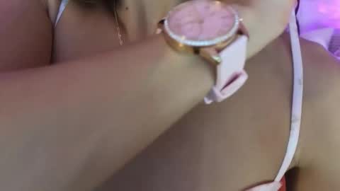 Snapshot of alejandhra chatting on 11-29-25, 12:24 Alejandhra online show from 11-29-25, 12:24