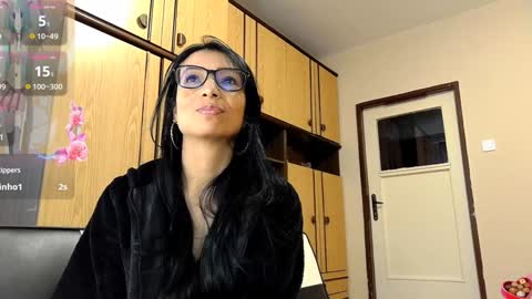 Alejandra online show from 01-06-25, 01:08